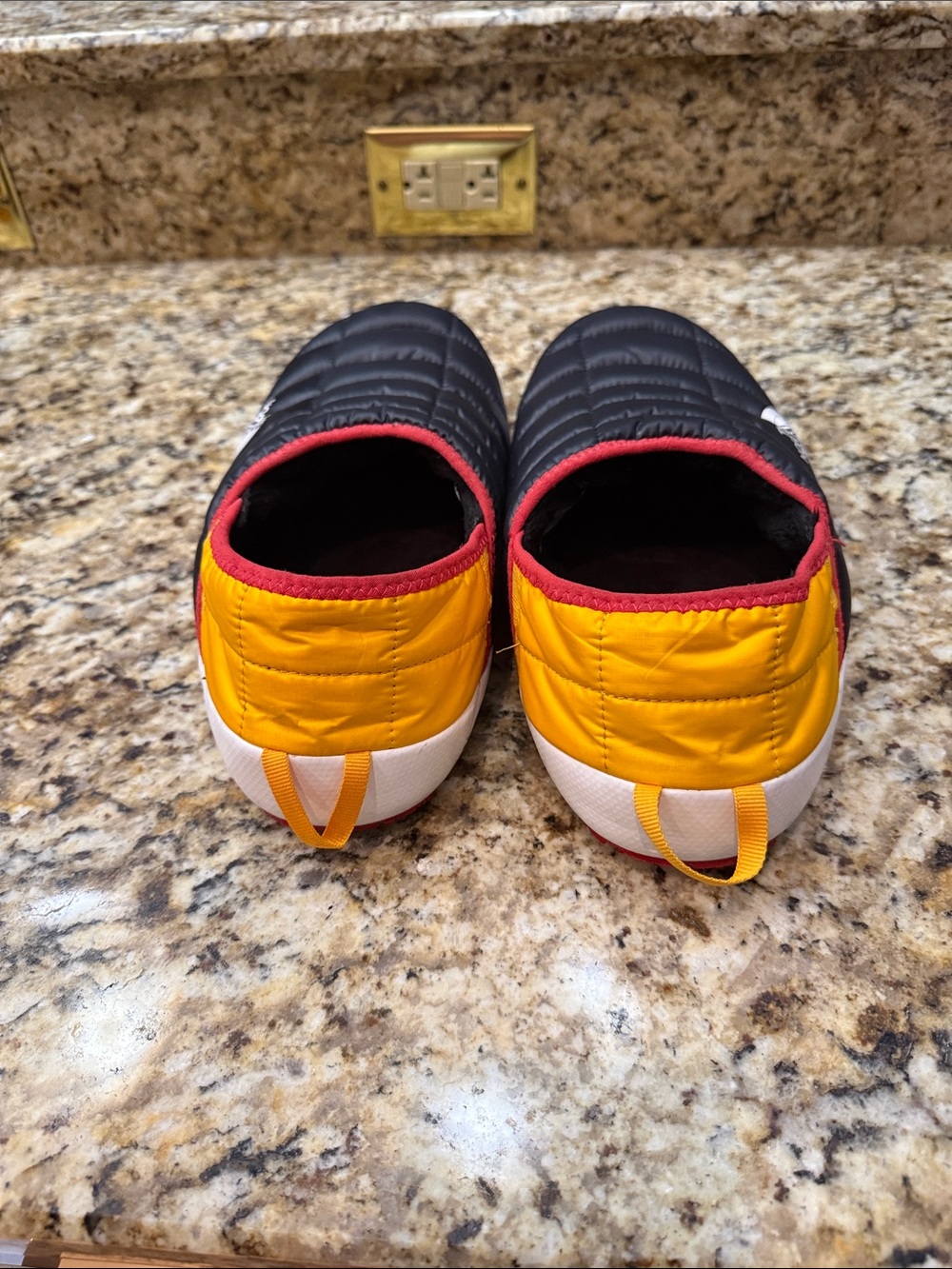 The North Face Mens Black, Yellow & Red Puffy Slip-On Slippers size 12 - Picture 2 of 4
